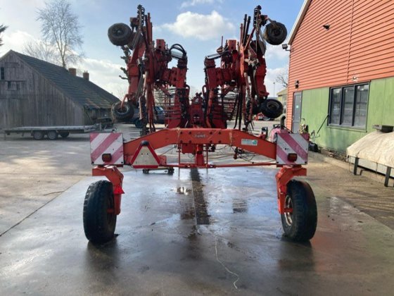 2005 クーン GA 8521 レーキ