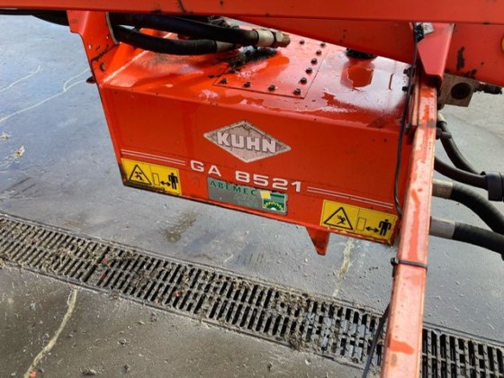 2005 クーン GA 8521 レーキ