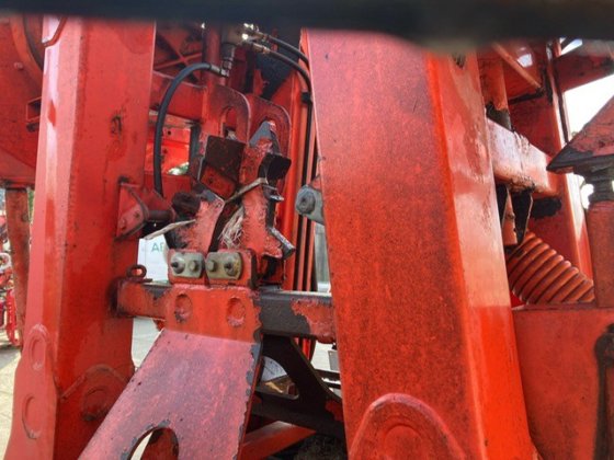 2005 クーン GA 8521 レーキ