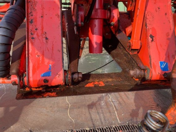 2005 クーン GA 8521 レーキ