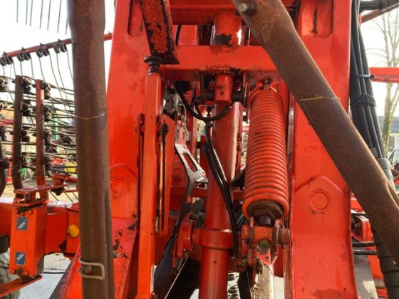 2005 クーン GA 8521 レーキ