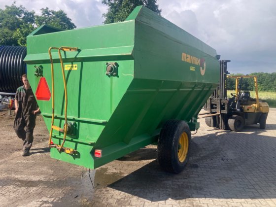 1999 マルミックス 15 m3