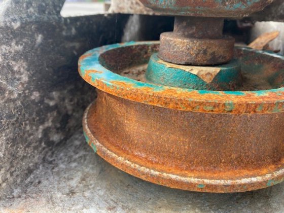 ブルワーズ・マニュア・スクレーパーの設置