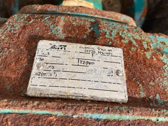 ブルワーズ・マニュア・スクレーパーの設置