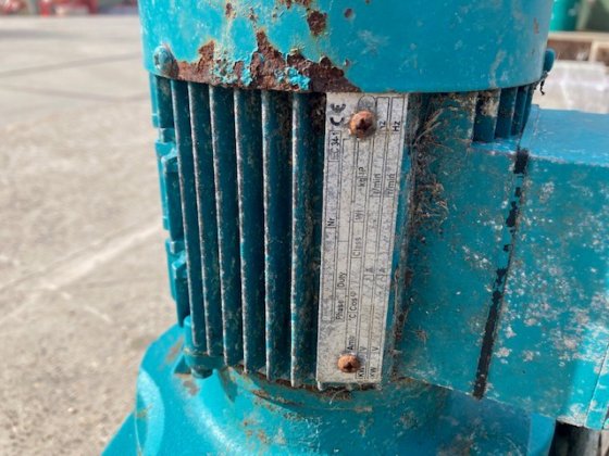 ブルワーズ・マニュア・スクレーパーの設置