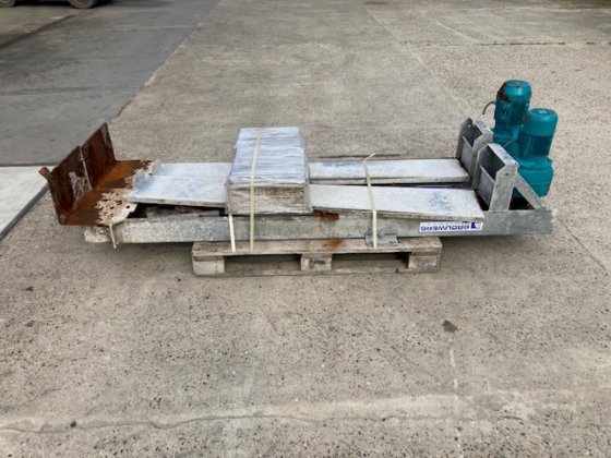 ブルワーズ・マニュア・スクレーパーの設置