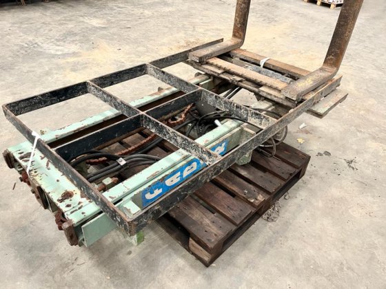 1992年製ファーバー・リフティング・マスト