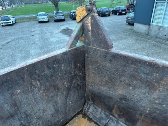 2002 ベコ・ギガント240グラウンド・ダンパ