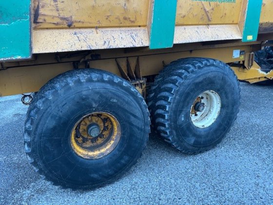 2002 ベコ・ギガント240グラウンド・ダンパ