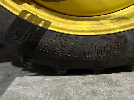 2015年约翰迪尔M732i田间喷雾器