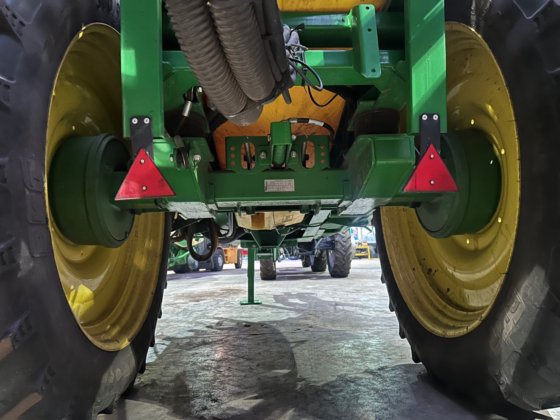 2015年约翰迪尔M732i田间喷雾器