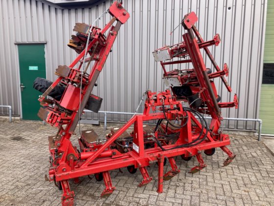 アコード 12列ビート播種機