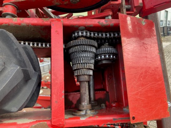 アコード 12列ビート播種機