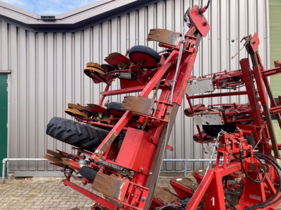 アコード 12列ビート播種機