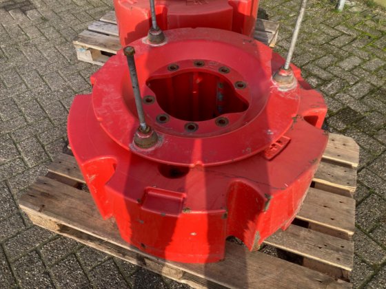 Fendt 车轮配重块套装，每边 1000 千克