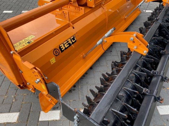 ベルティ ジョーベ 280 + パッカーローラー