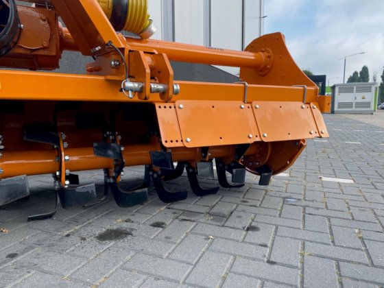 ベルティ ジョーベ 280 + パッカーローラー