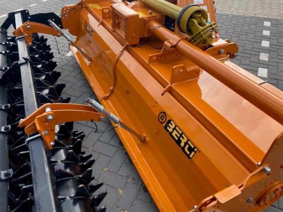 ベルティ ジョーベ 280 + パッカーローラー