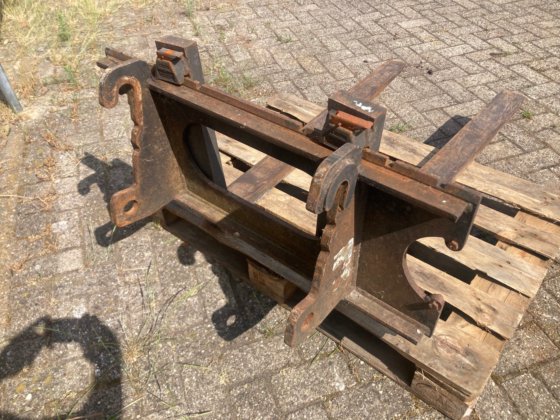 托盘叉装载设备