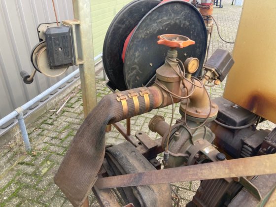 ピットからのトラクターPTOポンプ。