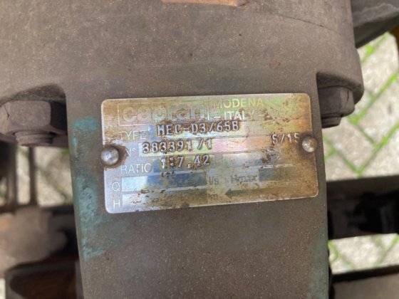 ピットからのトラクターPTOポンプ。