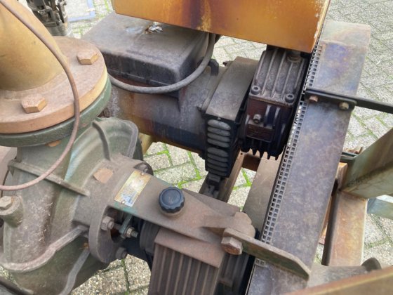 ピットからのトラクターPTOポンプ。