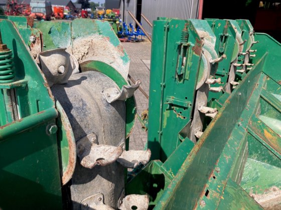 哈夏播种机 马铃薯收获机