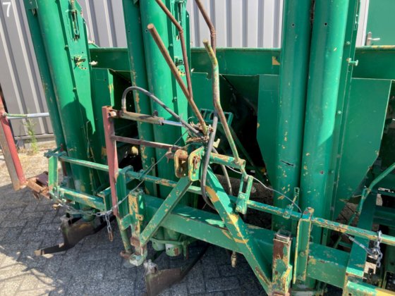 哈夏播种机 马铃薯收获机