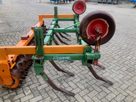 带压实辊的卡彭耕耘机