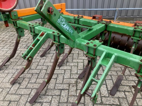 带压实辊的卡彭耕耘机