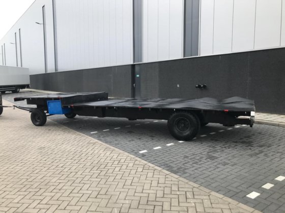 平板车 翻斗车和青贮车