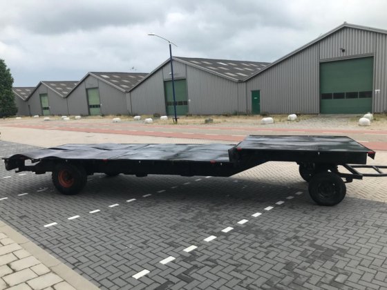 平板车 翻斗车和青贮车