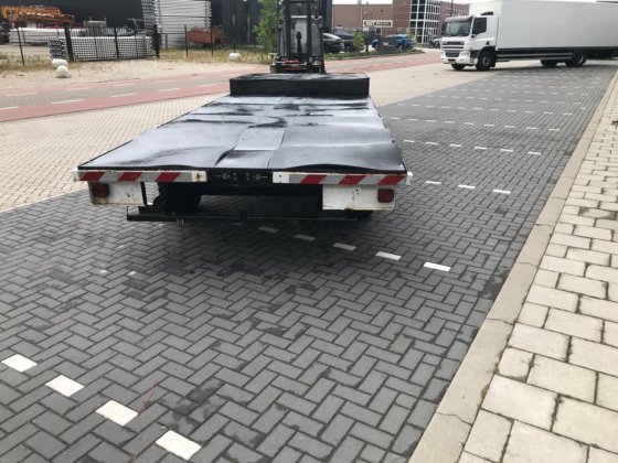 平板车 翻斗车和青贮车