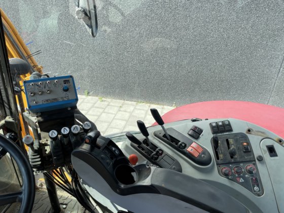 MF 6475 Dyna-6 带牧羊人沟渠清扫机