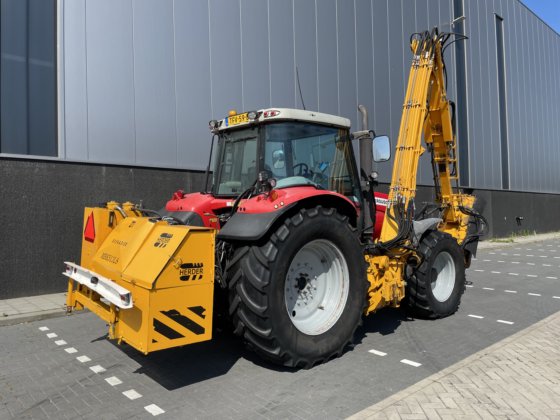 MF 6475 Dyna-6 带牧羊人沟渠清扫机