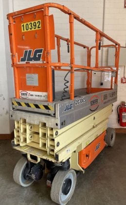 2013 JLG 2030ES