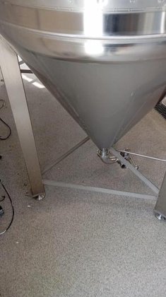 円筒円錐型発酵貯蔵タンク(CCT、2個)