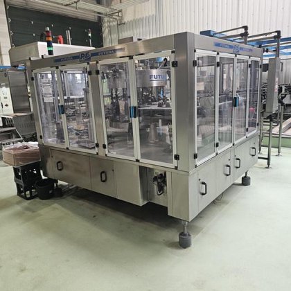 ペットボトル充填ライン