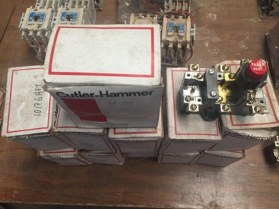 カトラーハンマー3極リセットリレー