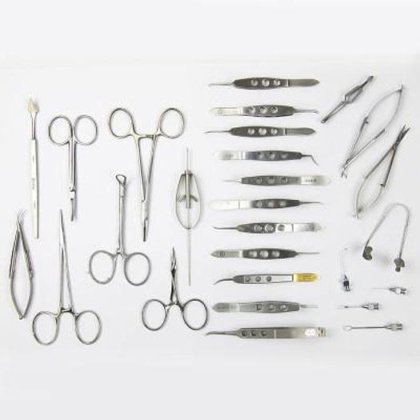 たくさんの眼科用器具