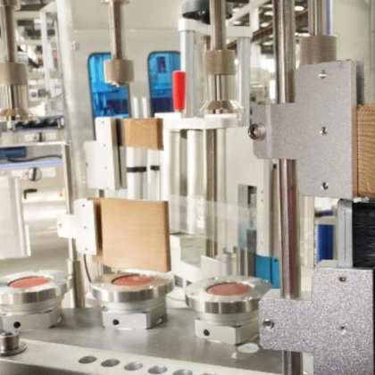 用于瓶子的高效三面旋转式贴标机 高速贴标机