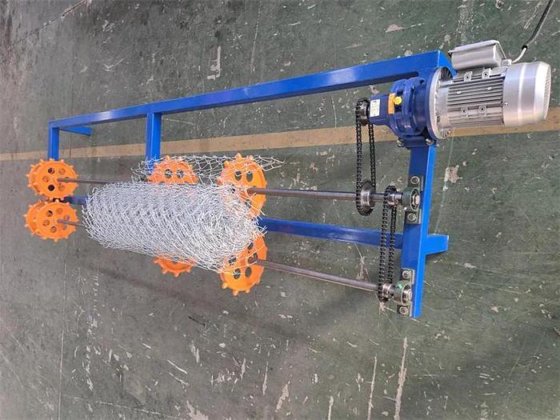 工厂热卖铁丝网链环护栏网制造机