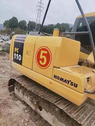 KOMATSU PC110-7