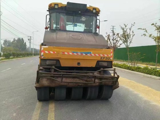 Factory Price 30 Ton Pneumatic