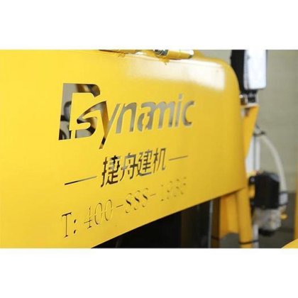 坚固耐用的强力镘刀，用于重型地面准备工作