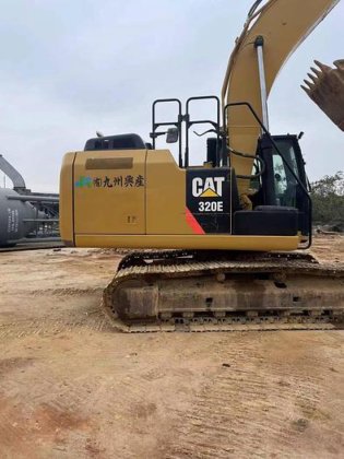 CAT 320E