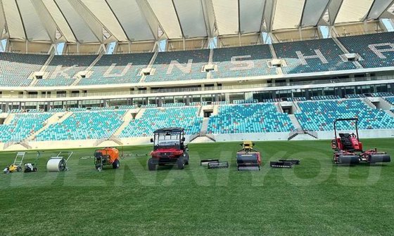 コンパクト設計の集水・管理多目的吸水ツール サッカー場用水除去剤