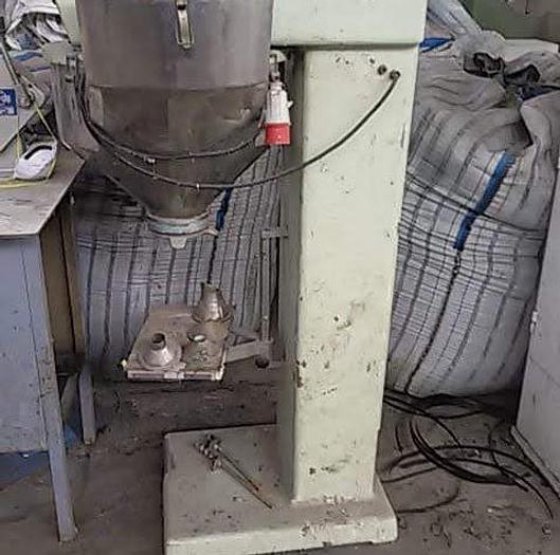 充填機、ユニパック自動袋詰め機