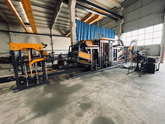 BS-25 砌块、砖块和路面砖制造机