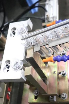 2006 用于制造 PET 瓶的半自动手动 4